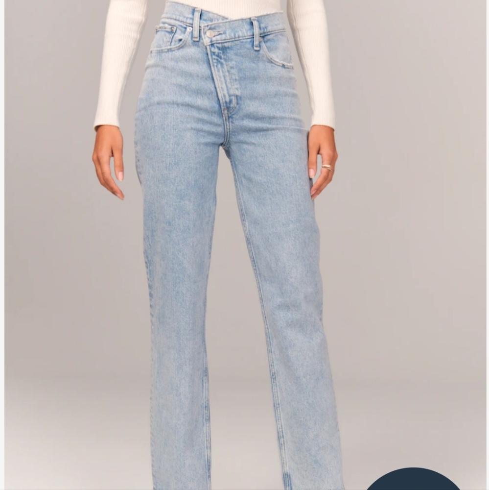 NWOT Abercrombie and Fitch criss cross jeans